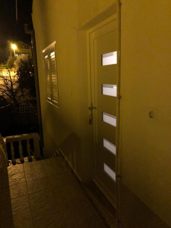 Apartment Raslina Exteriér fotografie