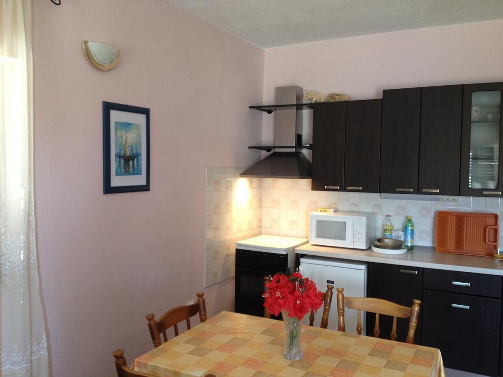 Apartment Raslina Pokoj fotografie