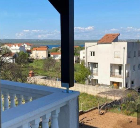 Apartment Raslina Exteriér fotografie