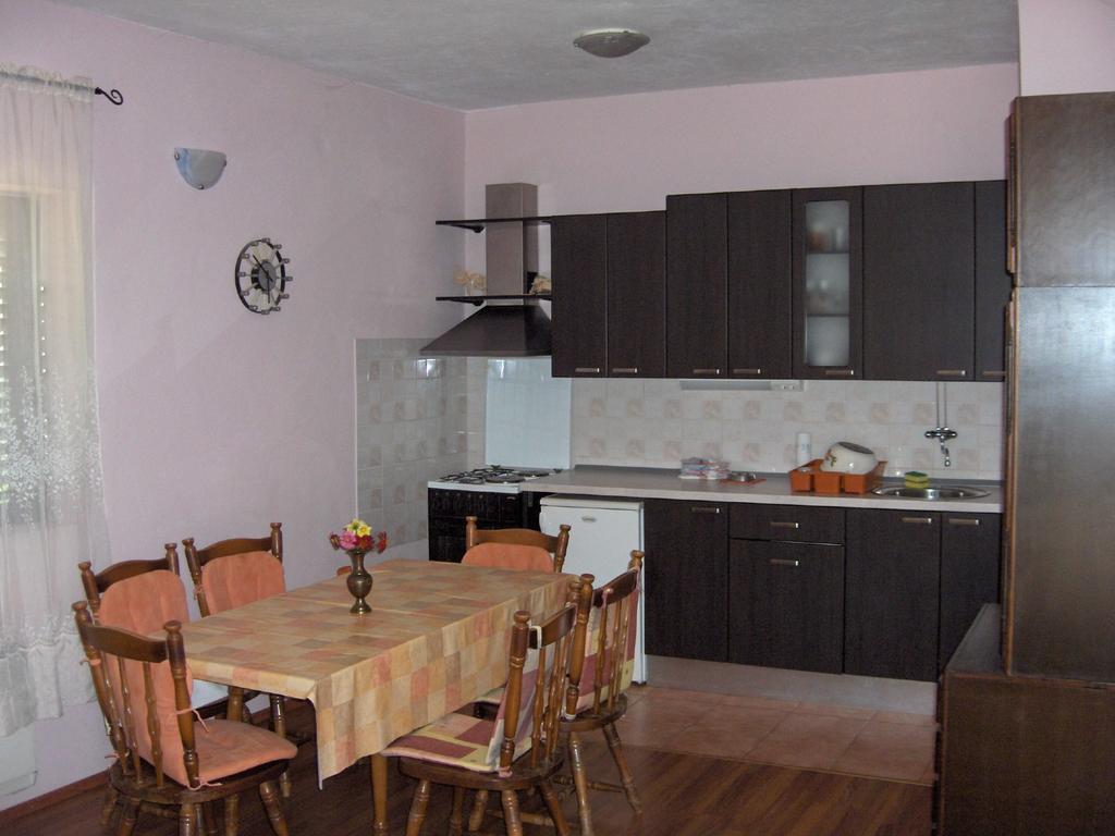 Apartment Raslina Pokoj fotografie