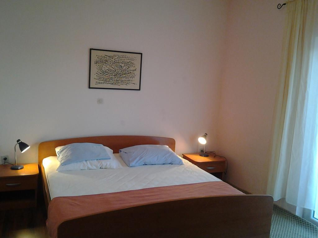 Apartment Raslina Pokoj fotografie